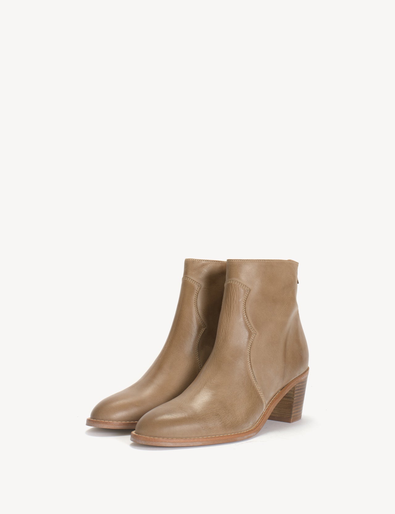 Vanessa Boot In Mushroom Escovado Leather