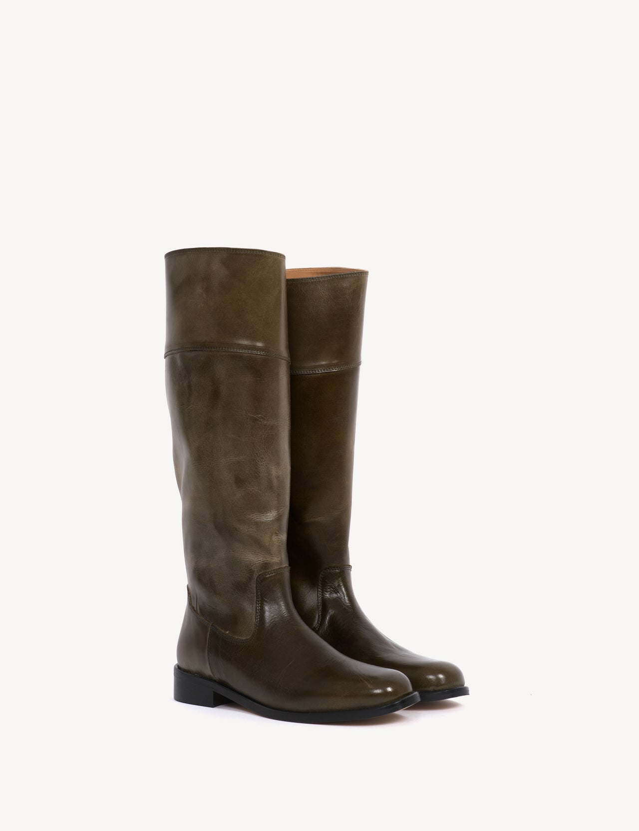 Cavalry Boot In Army Green Escovado Leather