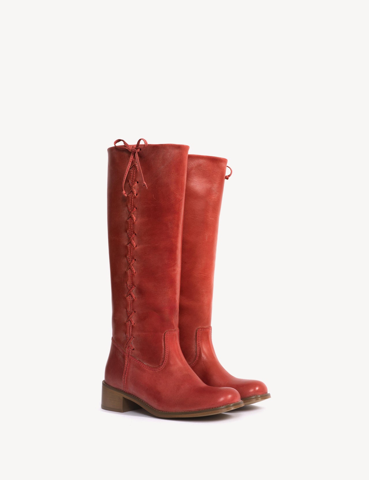Ann Gaucho Boot With Laces In Mudy Red Escovado Leather