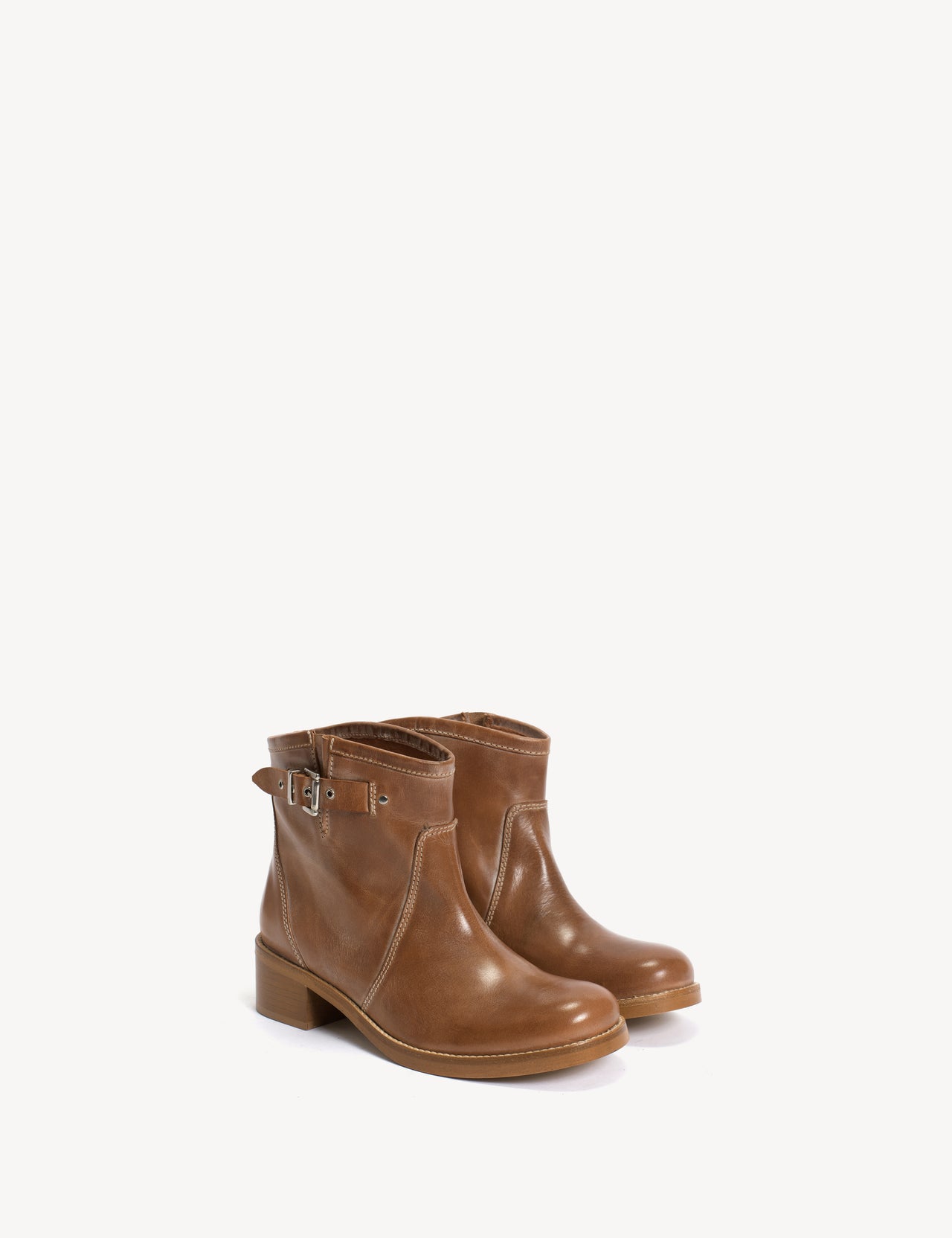 Hunter Buckle Gaucho Boot In Dark Tan Escovado Leather