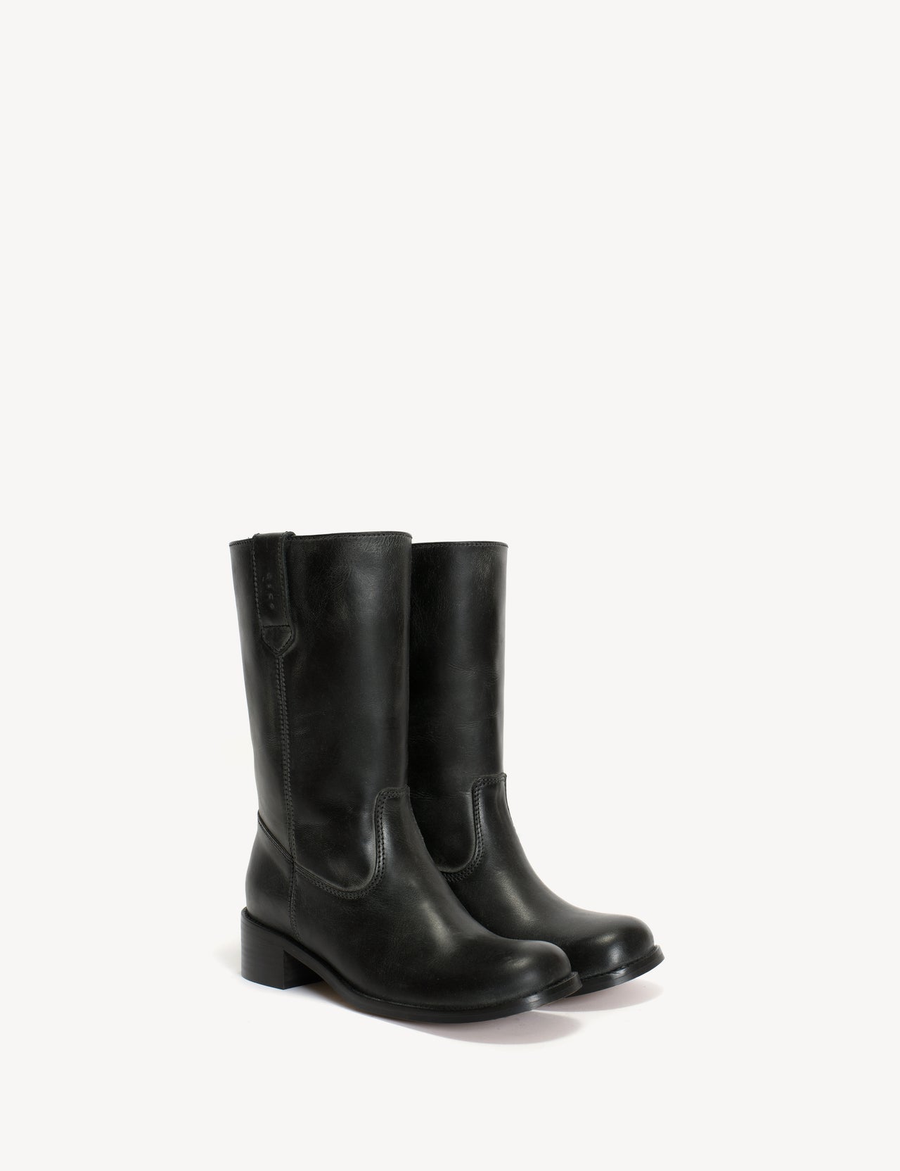 Julia Gaucho Boot In Charcoal Black Escovado Leather