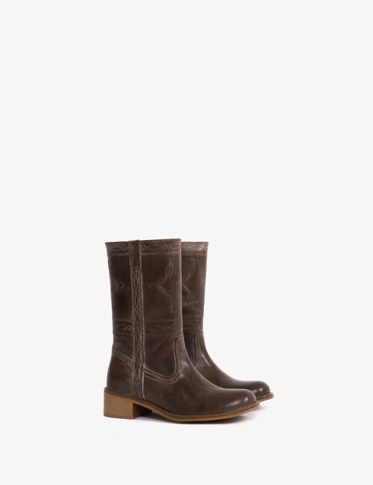 Julia Gaucho Boot With Western Stitchings In Dark Brown Escovado Leather