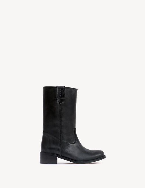 Julia Gaucho Boot In Charcoal Black Escovado Leather