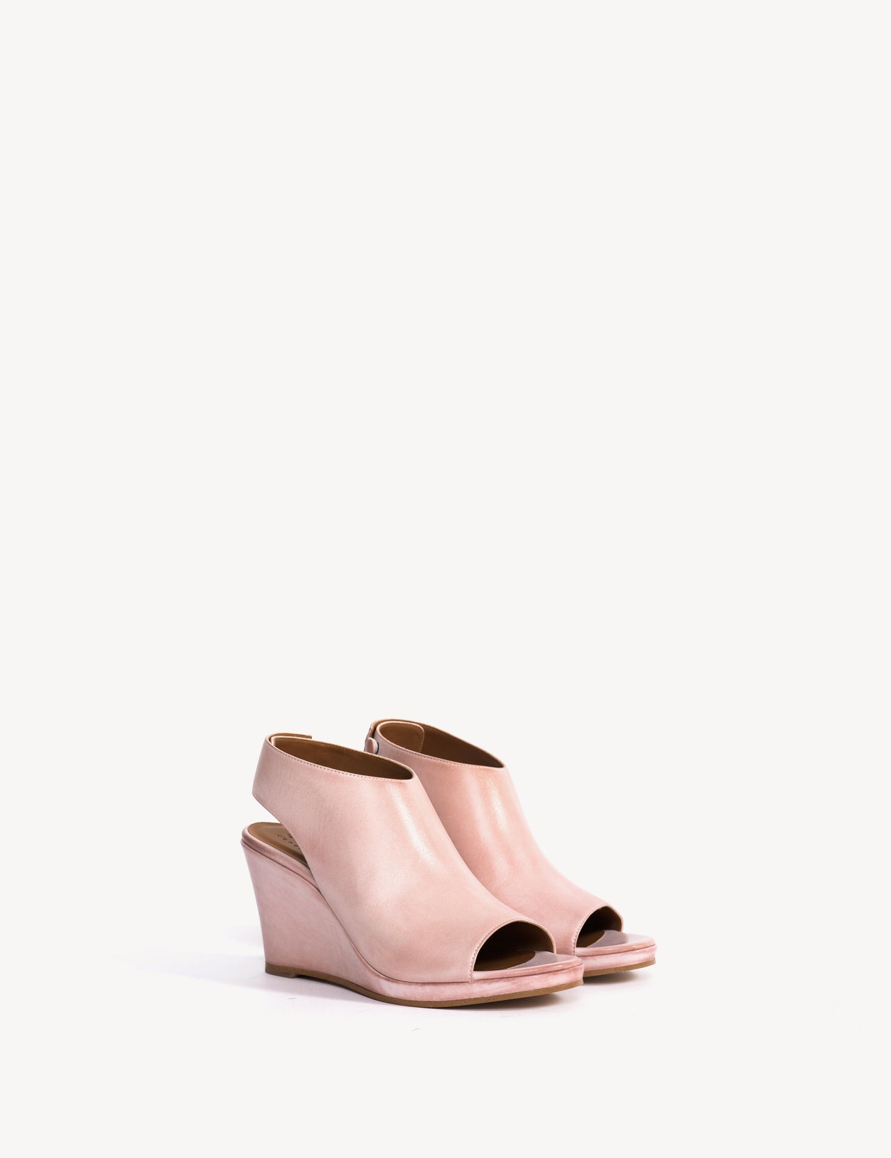Liv Wedge Sandal In Pink Escovado Leather