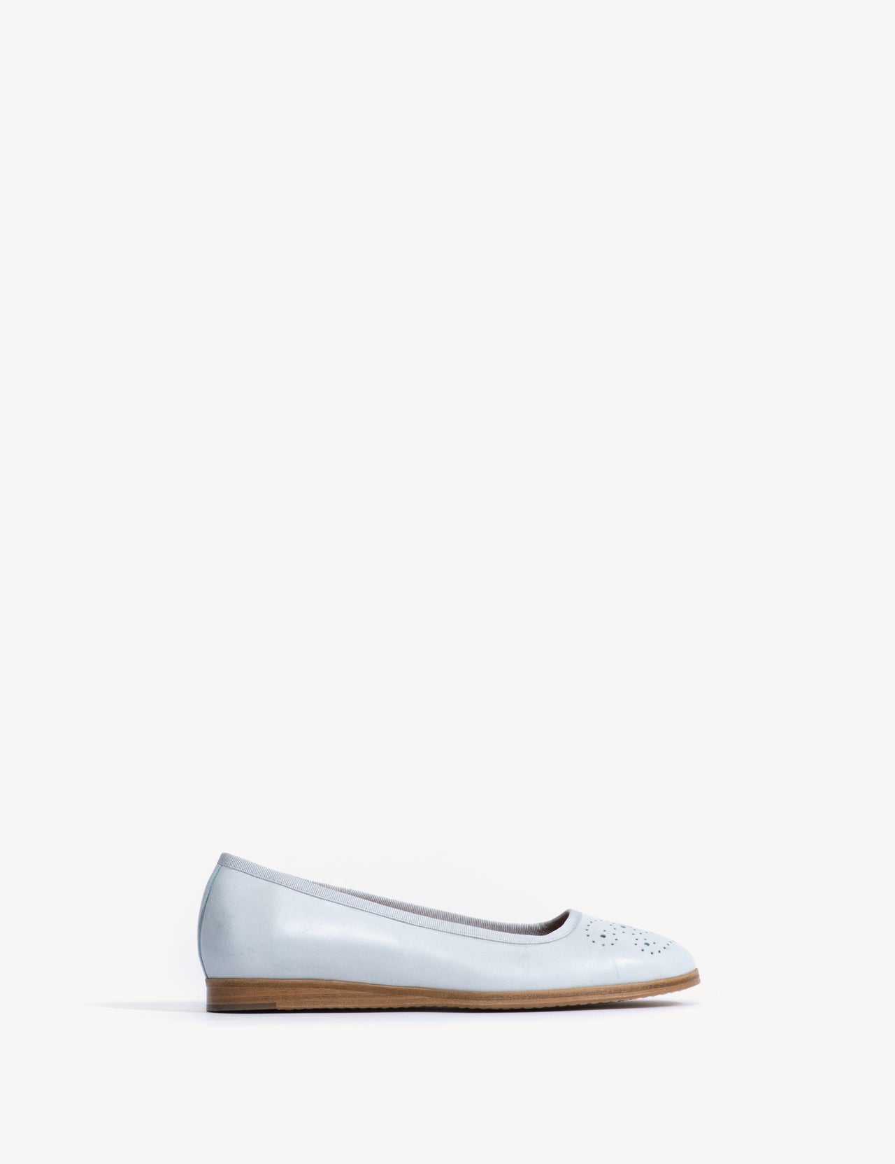 Mari Brogue Flats In Sky Blue Escovado Leather