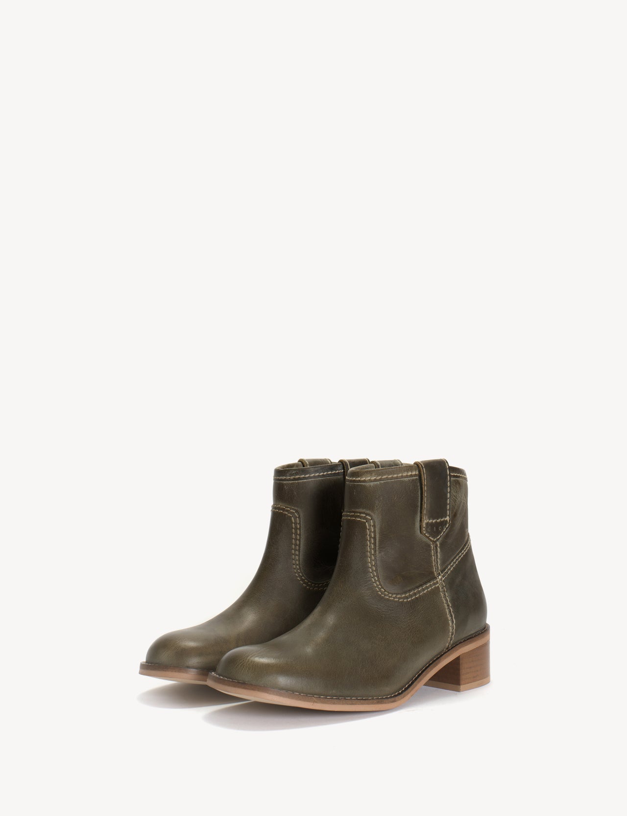 Hunter Gaucho Boot in Army Green Escovado Leather