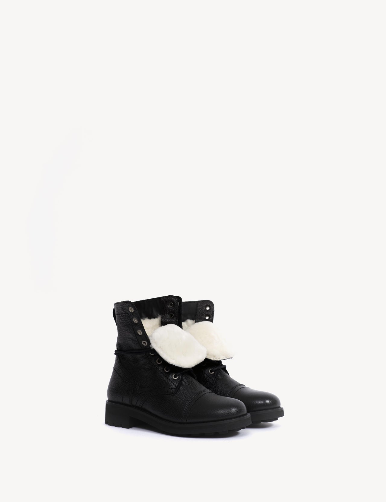 Army Boot In Black Grained Calf Leather With Shearling Fur Lining