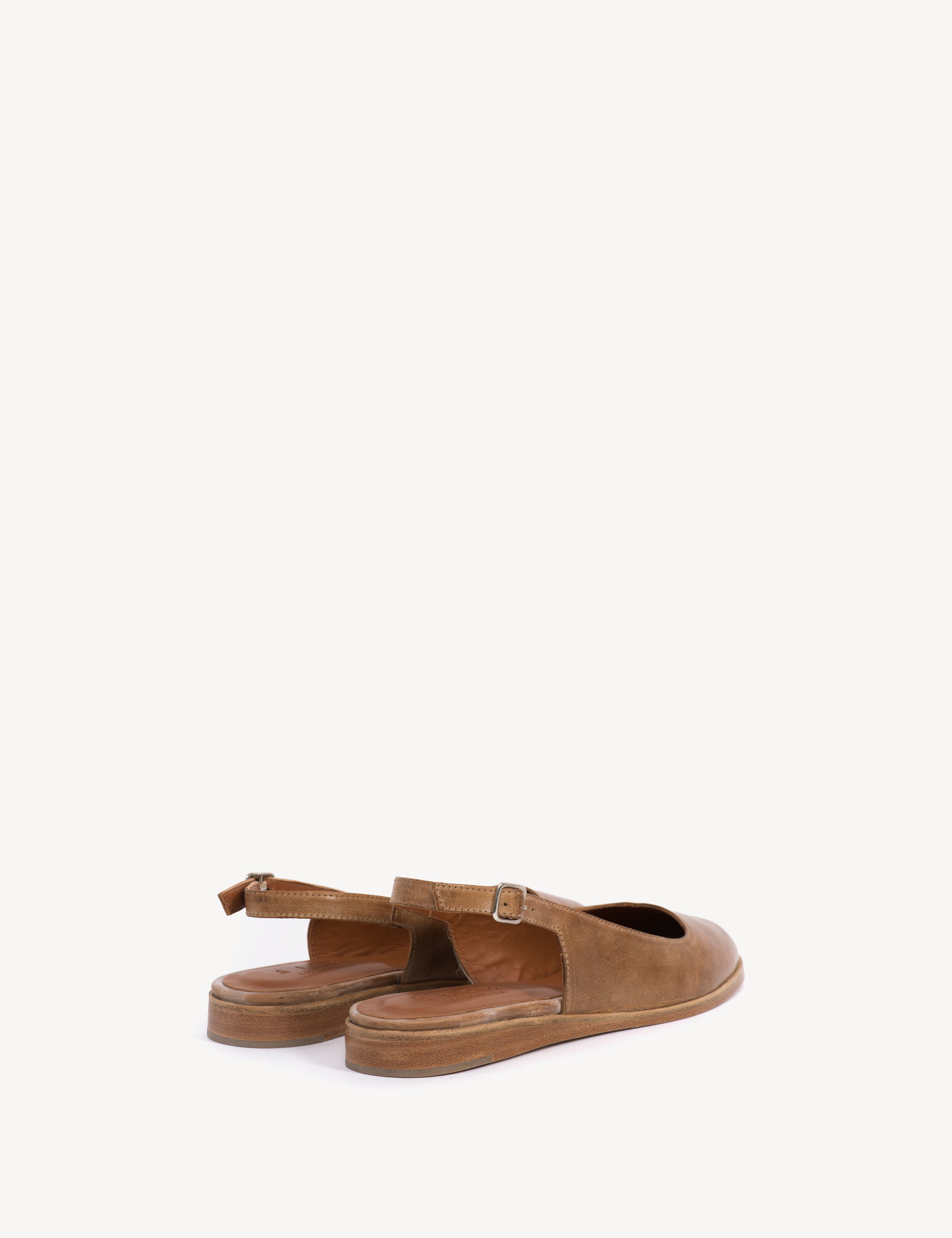 Moa Slingback Flats In Dark Tan Escovado Leather - Dico Copenhagen