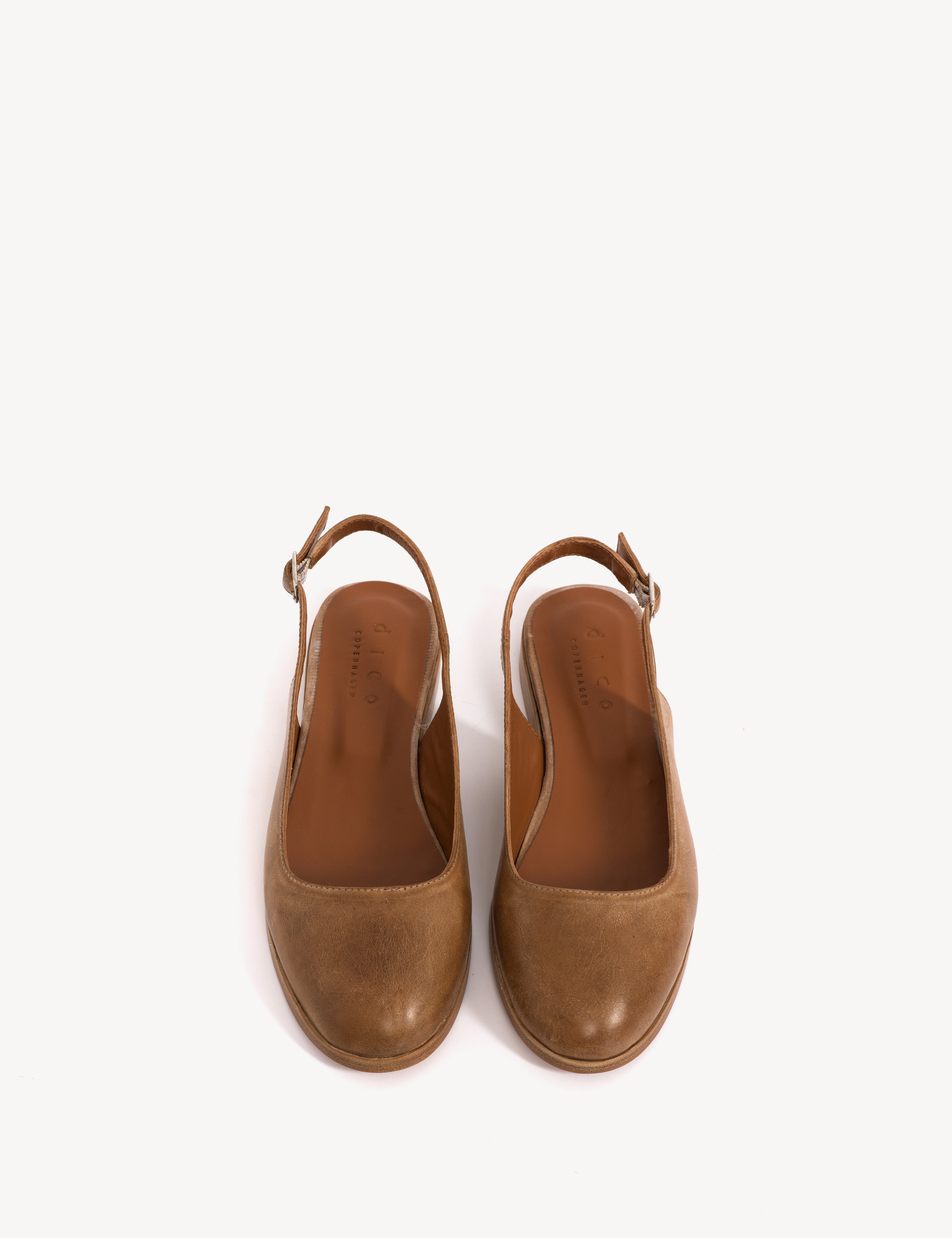 Moa Slingback Flats In Dark Tan Escovado Leather - Dico Copenhagen