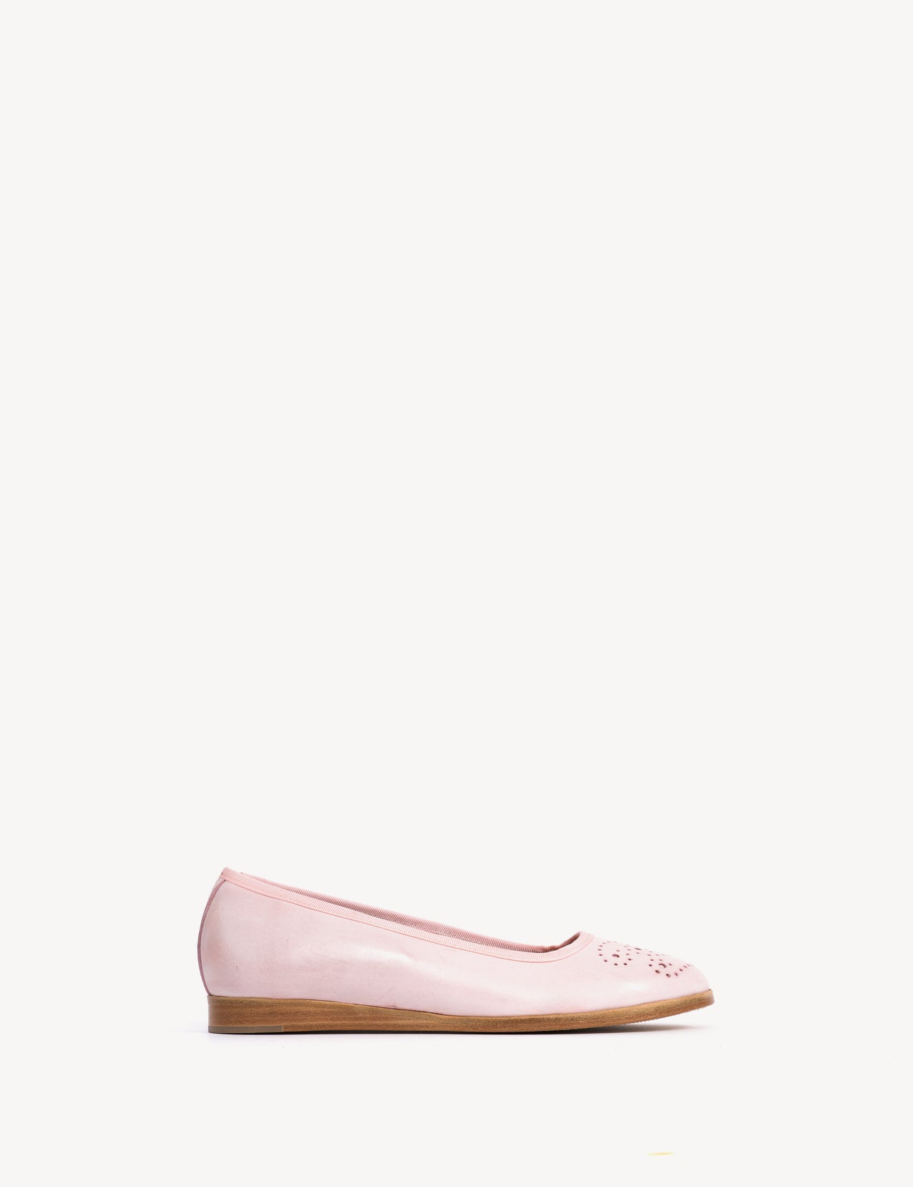 Mari Brogue Flats In Pink Escovado Leather