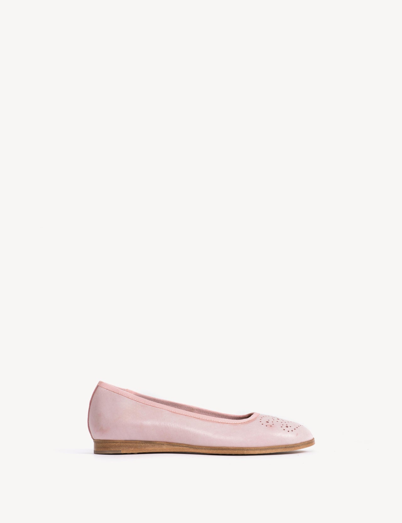 Mari Brogue Flats In Pink Escovado Leather