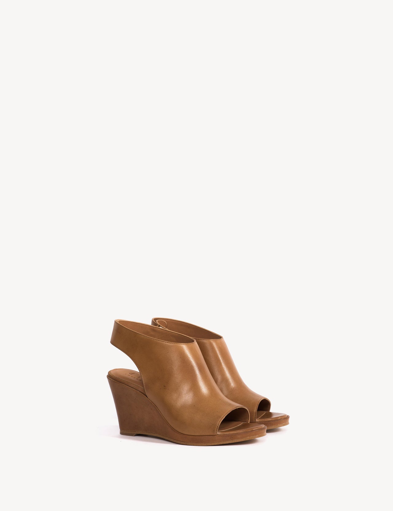 Liv Wedge Sandal In Dark Tan Escovado Leather