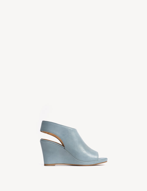 Liv Wedge Sandal In Sky blue Escovado Leather
