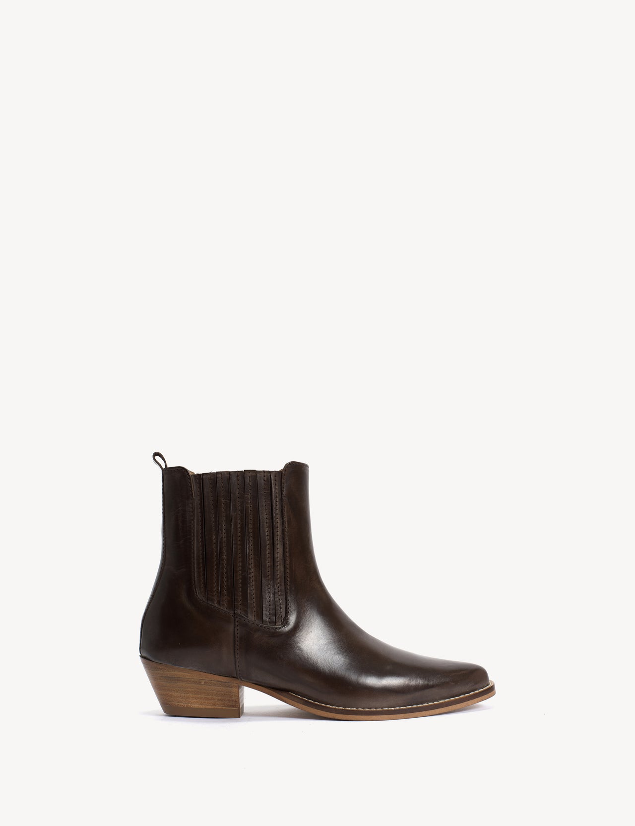 Dasha Chelsea Boot In Brown Escovado Leather