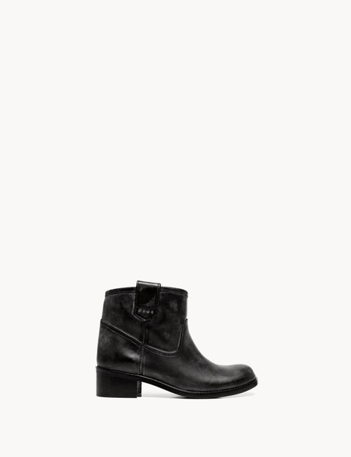 Hunter Gaucho Boot in Charcoal Black Escovado Leather