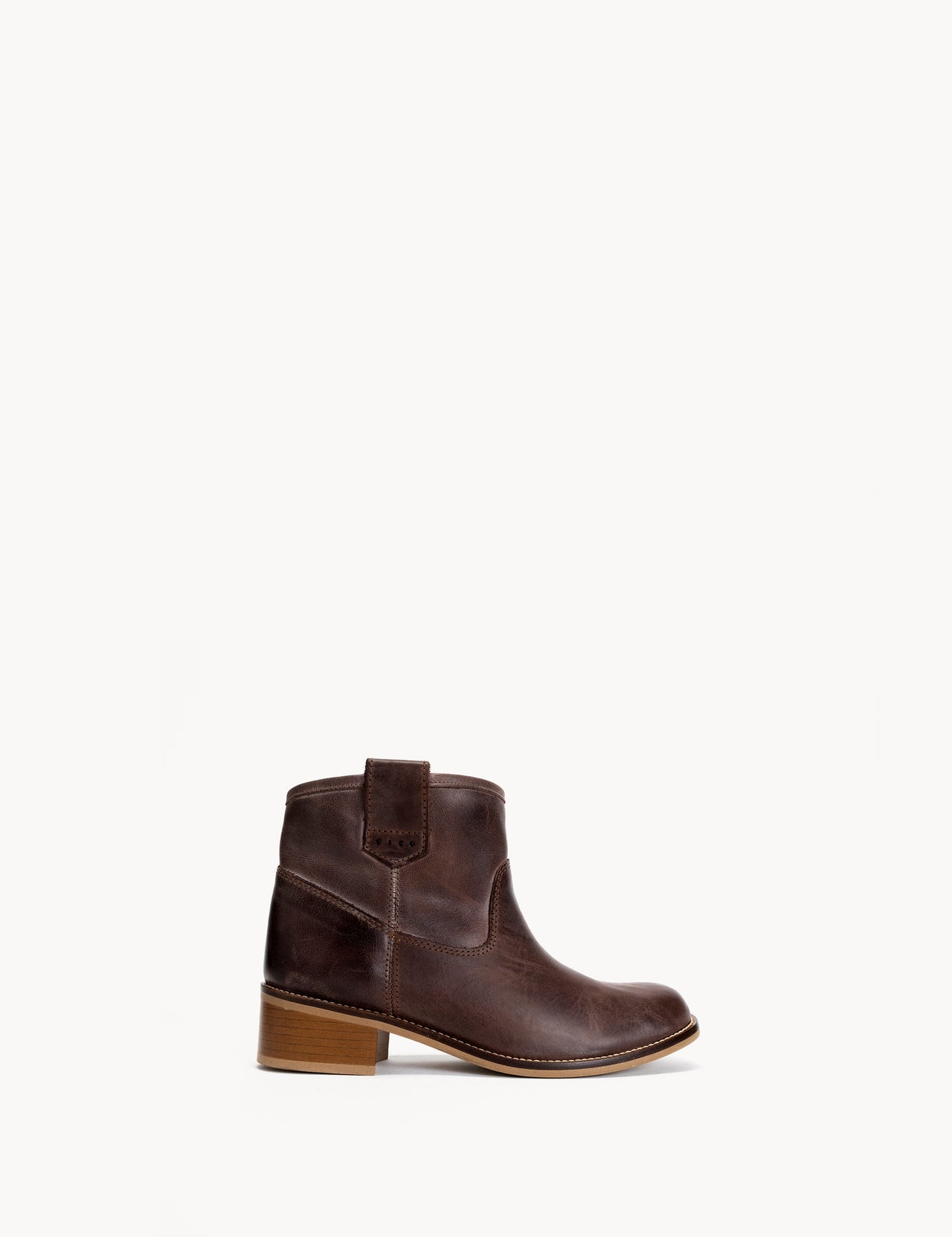 Hunter Gaucho Boot in Brown Escovado Leather