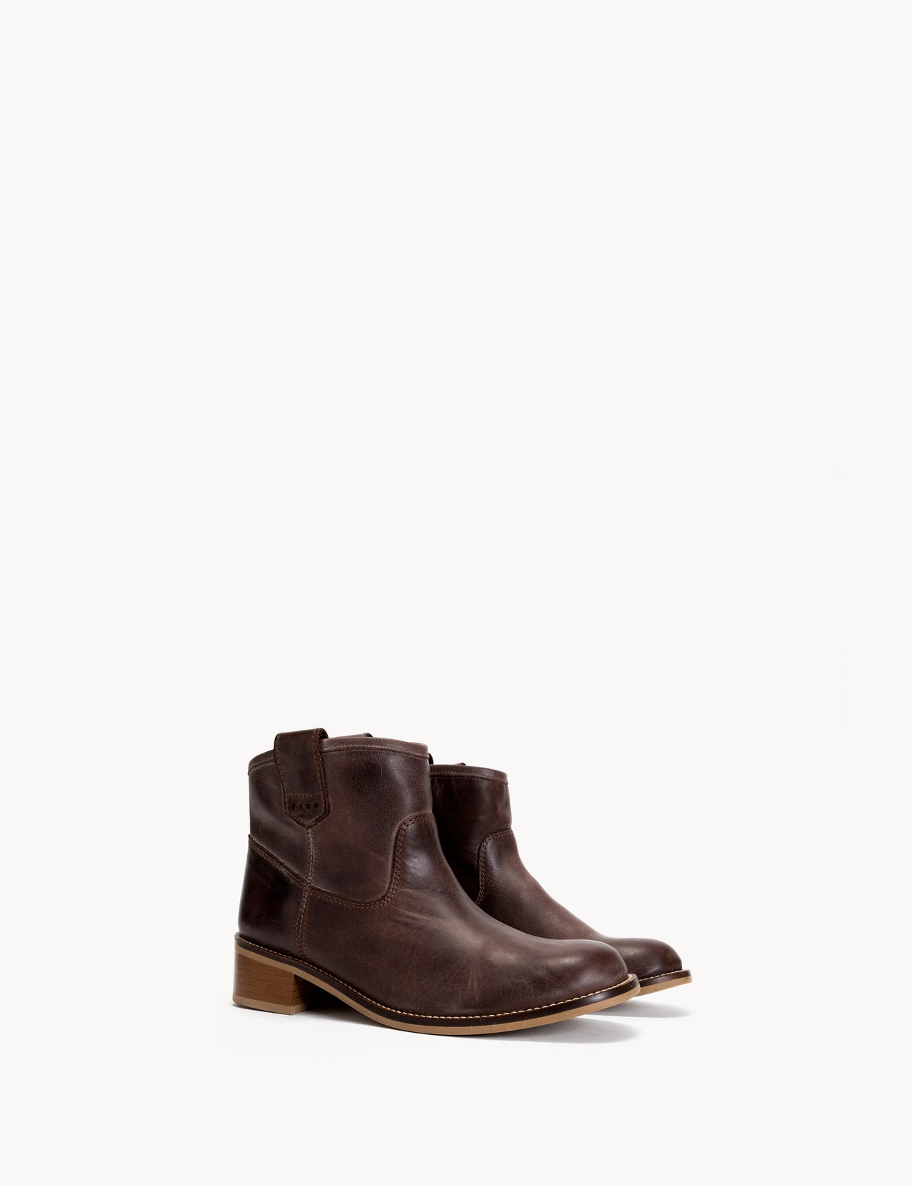 Hunter Gaucho Boot in Brown Escovado Leather