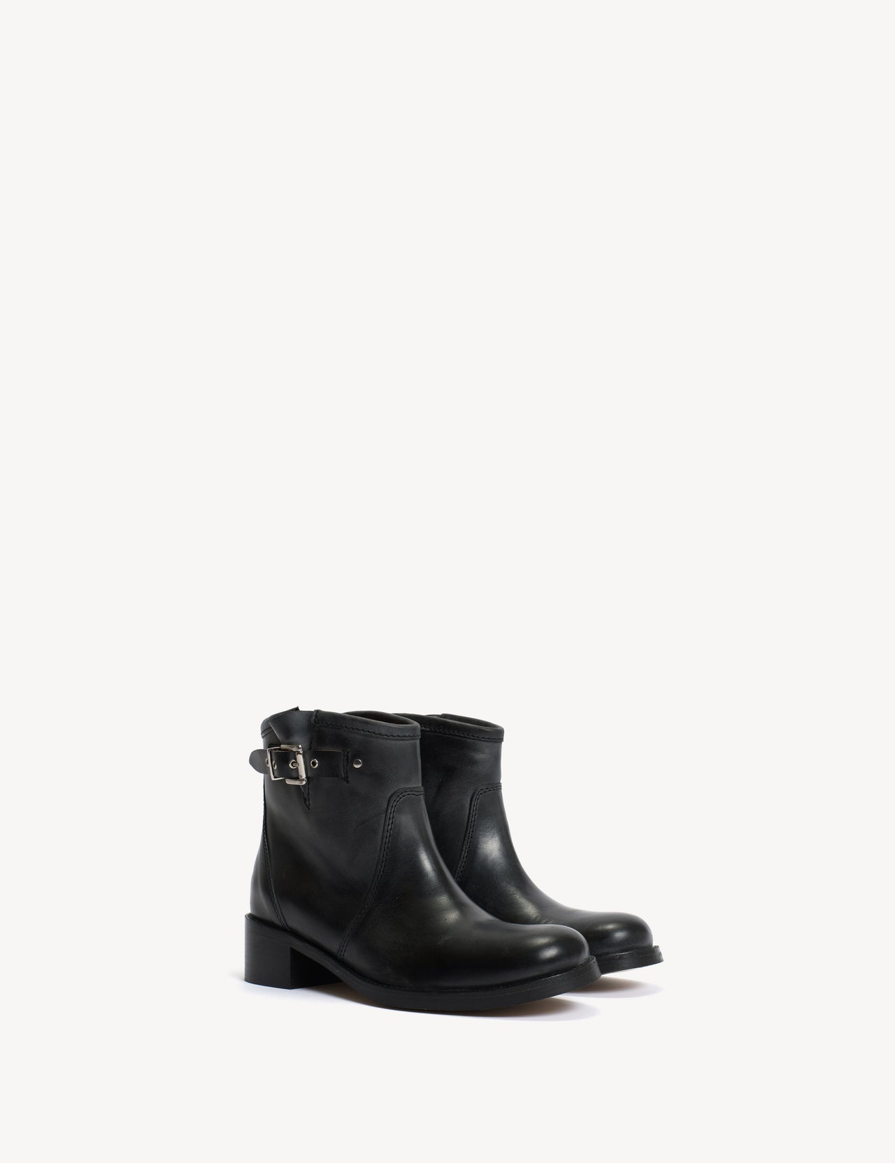 Hunter Buckle Gaucho Boot In Black Escovado Leather