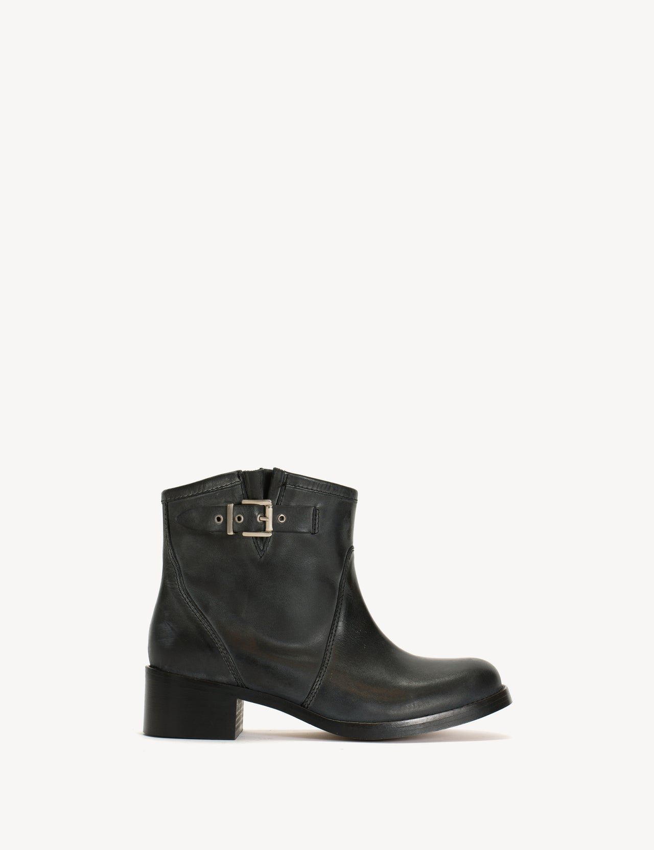 Hunter Buckle Gaucho Boot In Black Escovado Leather