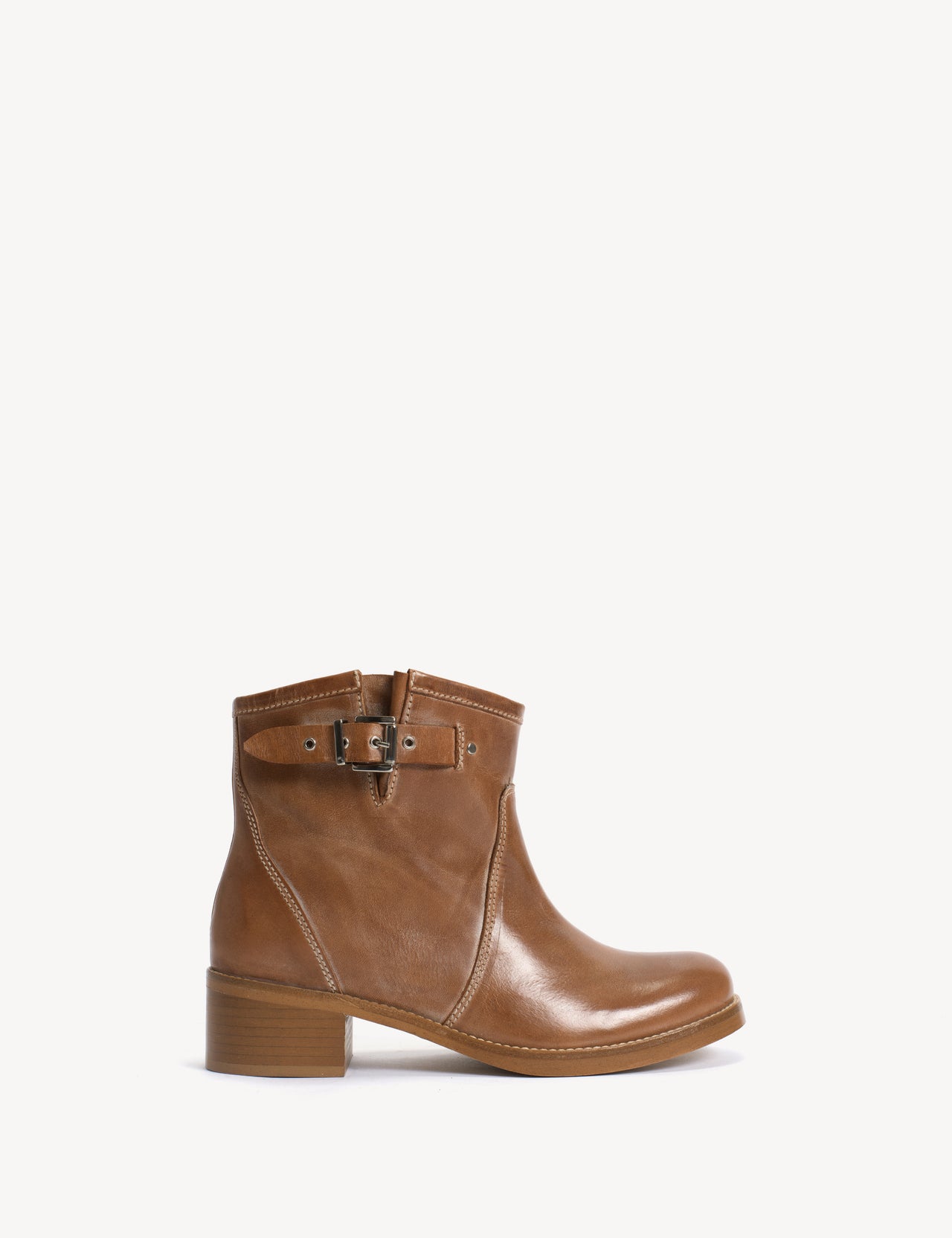 Hunter Buckle Gaucho Boot In Dark Tan Escovado Leather