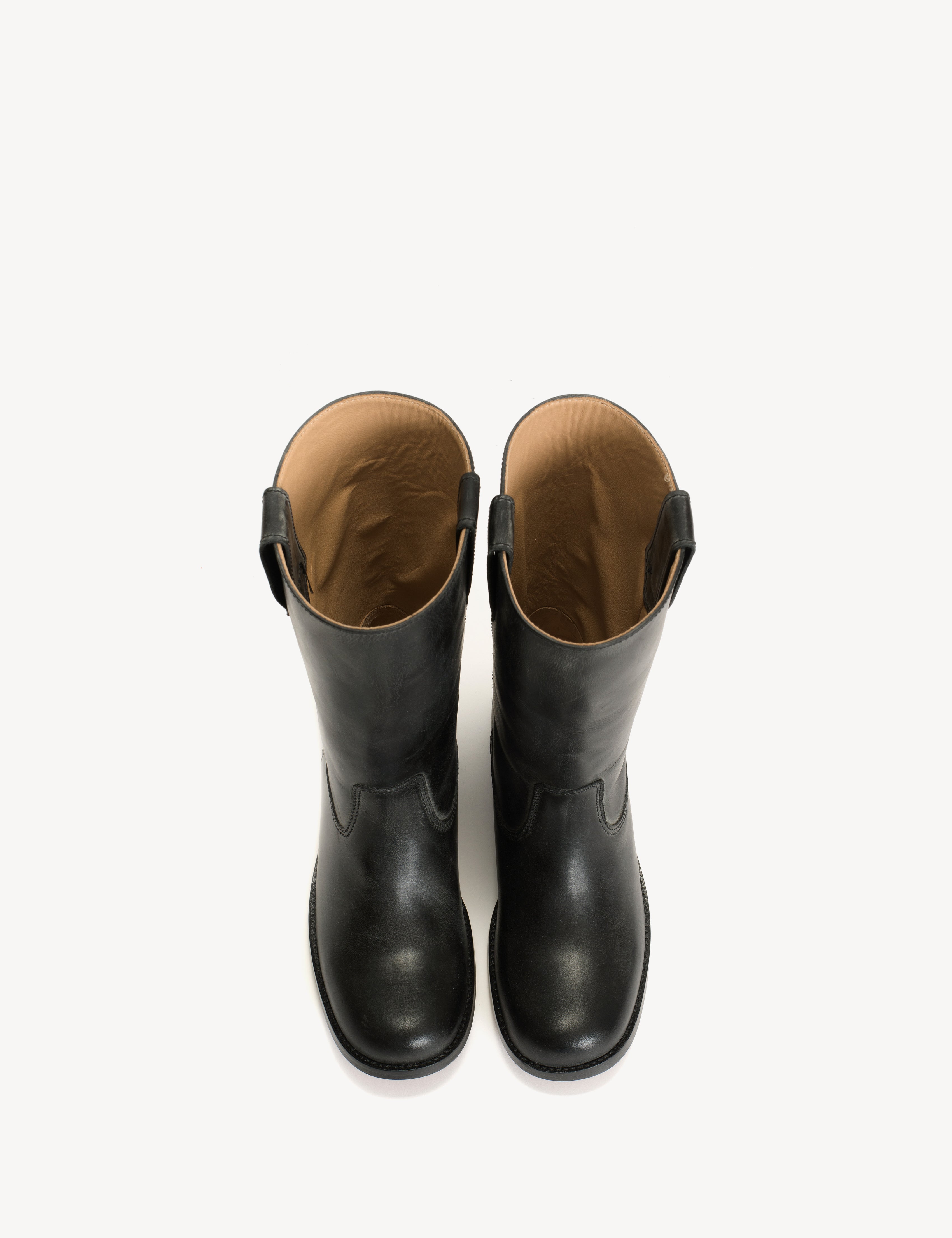 Julia Gaucho Boot In Black Escovado Leather Dico Copenhagen