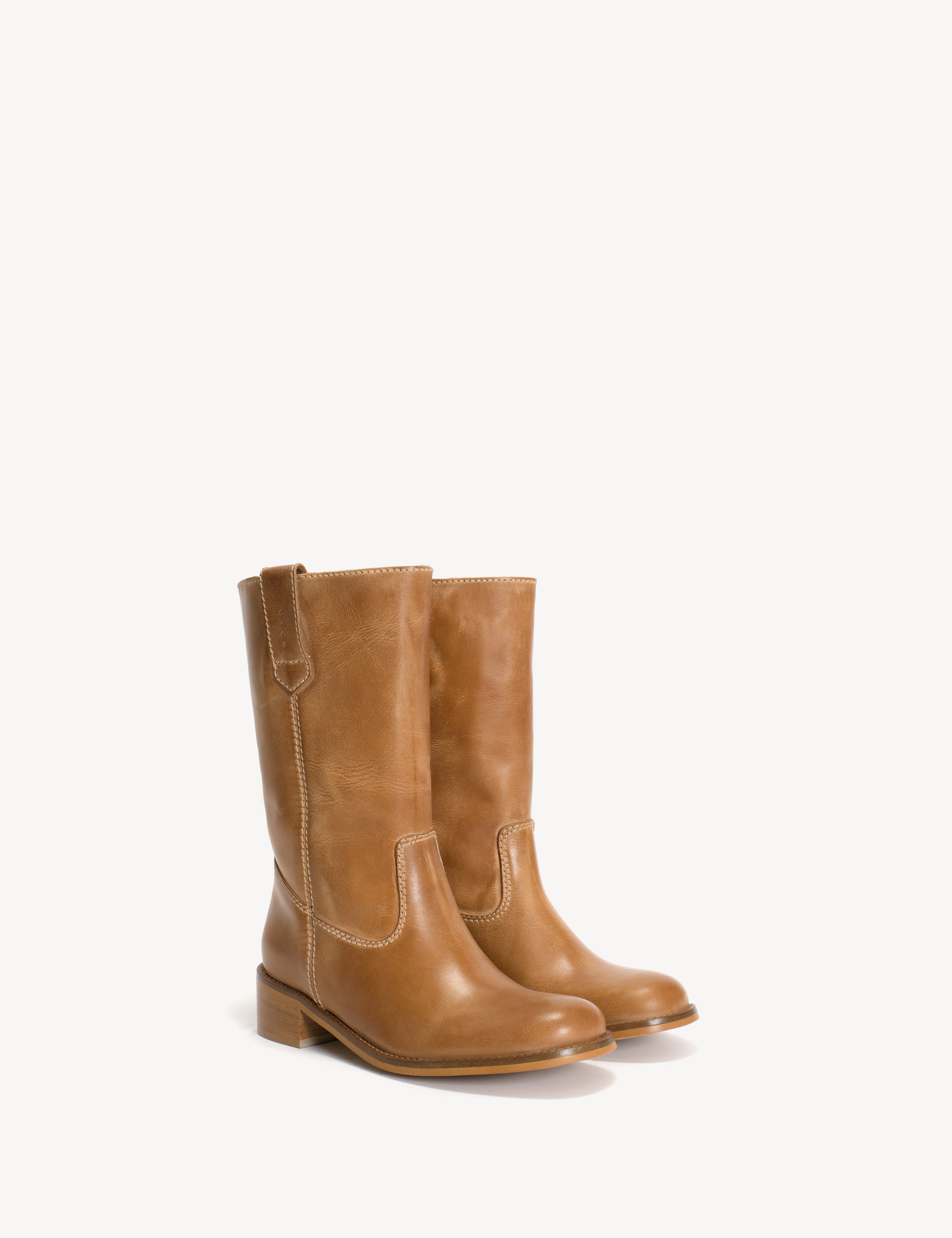 Tan best sale leather boots