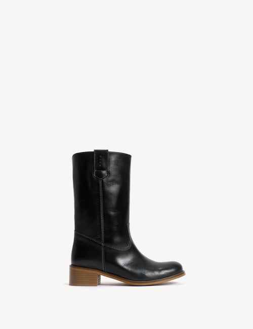 Julia Gaucho Boot In Charcoal Black Escovado Leather With Natural Color Sole