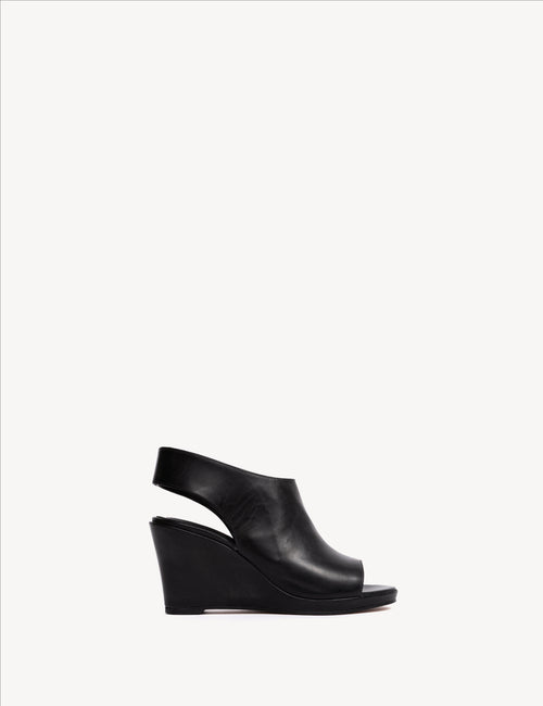 Liv Wedge Sandal In Black Escovado Leather